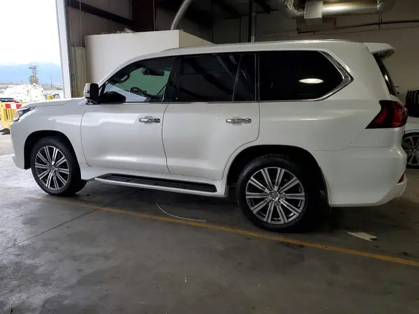 JTJHY7AX0G4188907 2016 LEXUS LX - Image 2