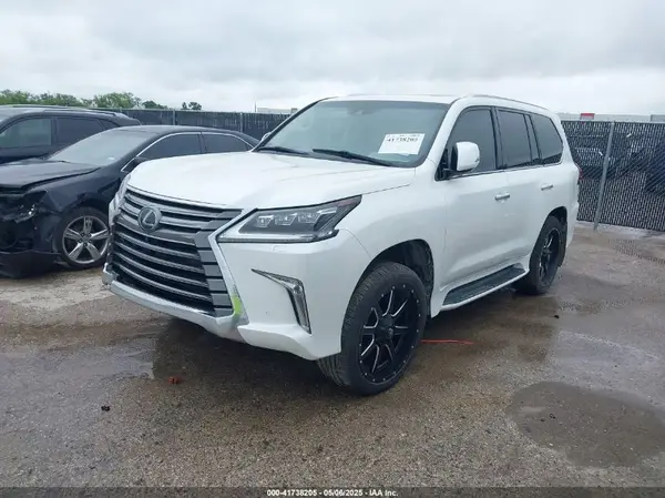 JTJHY7AX4H4243313 2017 LEXUS LX - Image 2