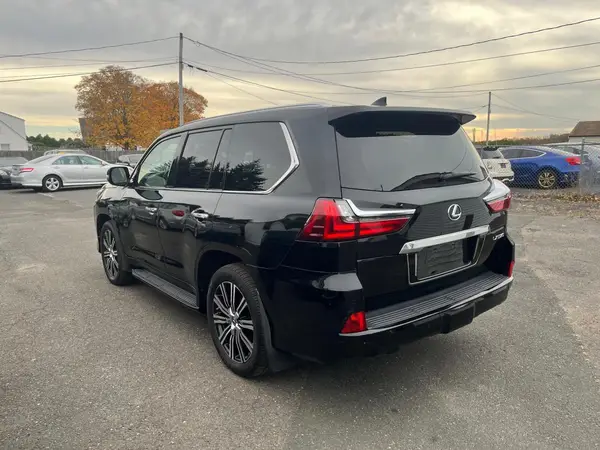 JTJHY7AX4J4258304 2018 LEXUS LX - Image 2