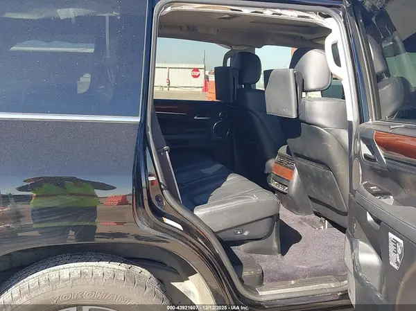 JTJHY7AX4J4264023 2018 LEXUS LX - Image 8