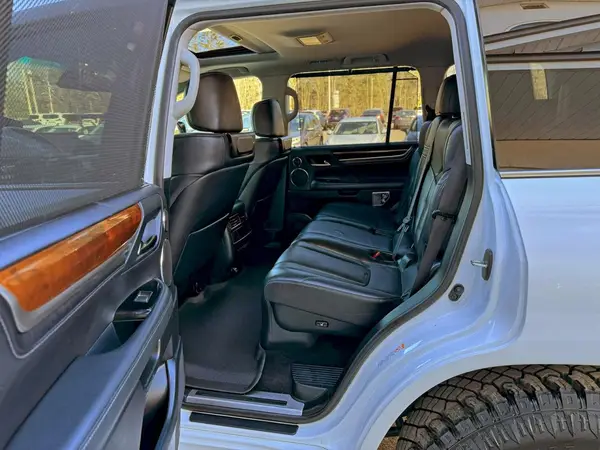 JTJHY7AX5H4247578 2017 LEXUS LX - Image 8