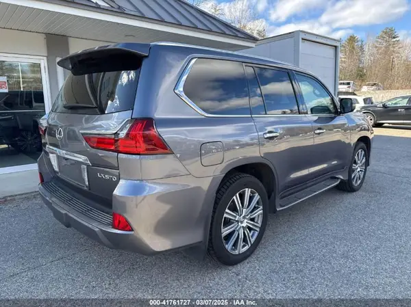 2017 LEXUS LX IAAI lot 41761727 auction photo 4