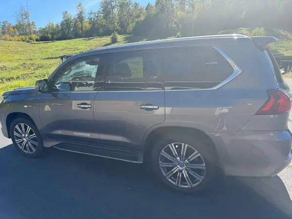 JTJHY7AX7G4210594 2016 LEXUS LX - Image 2