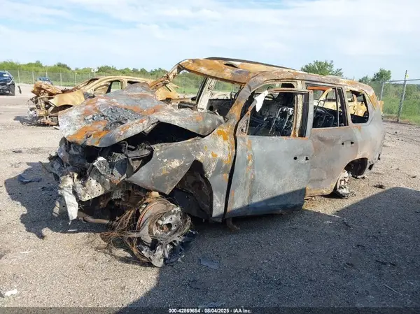 JTJHY7AX8G4219658 2016 LEXUS LX - Image 2