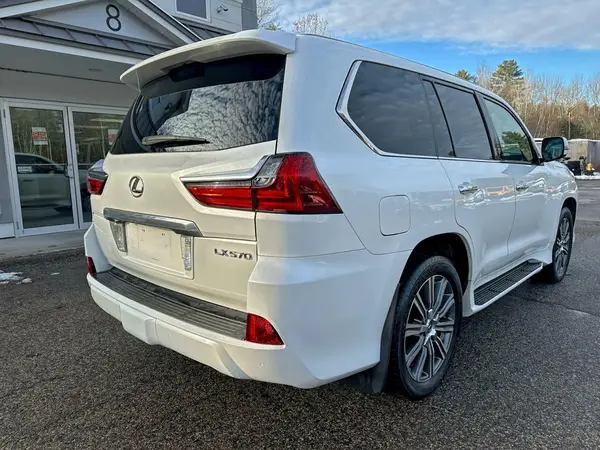 2017 LEXUS LX COPART lot 96816975 auction photo 4