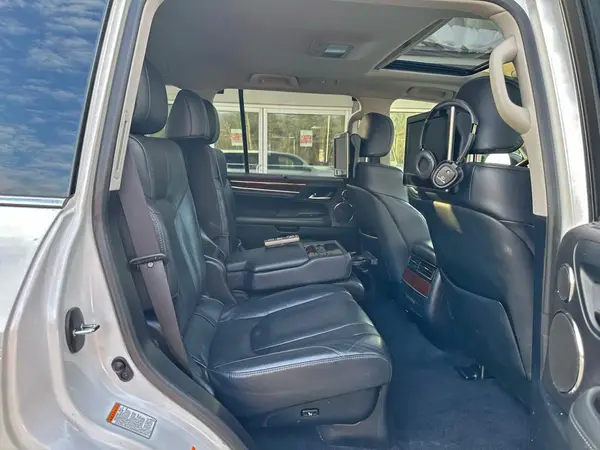 2017 LEXUS LX COPART lot 96816975 auction photo 6