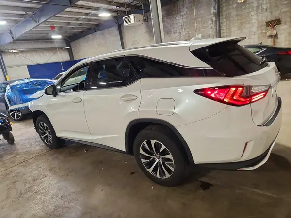 JTJHZKFA6M2033404 2021 LEXUS RX - Image 2