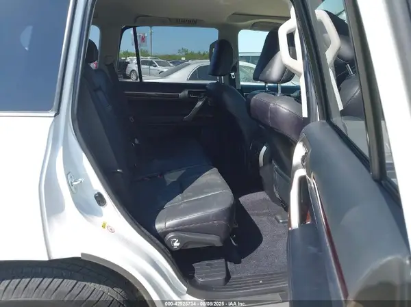 JTJJM7FX0J5194701 2018 LEXUS GX - Image 8