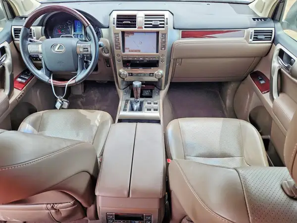 JTJJM7FX0K5225785 2019 LEXUS GX - Image 8