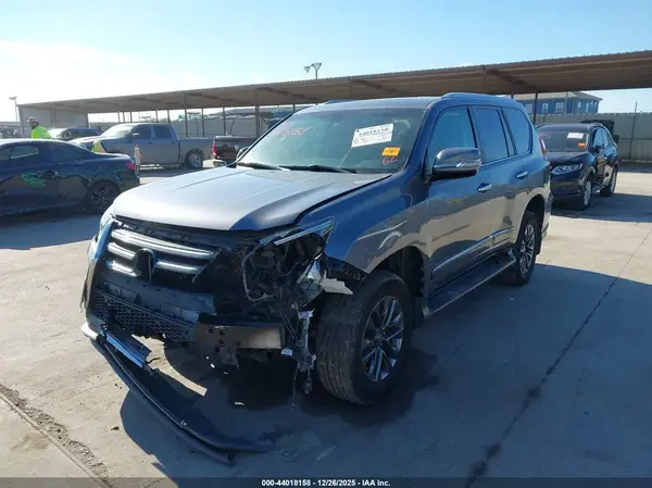 JTJJM7FX2K5214660 2019 LEXUS GX - Image 2