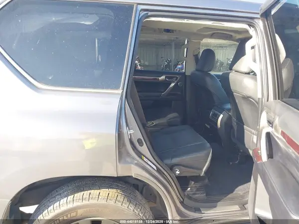 JTJJM7FX2K5214660 2019 LEXUS GX - Image 8