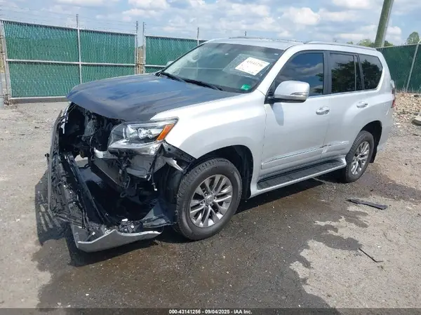 JTJJM7FX3J5209014 2018 LEXUS GX - Image 2