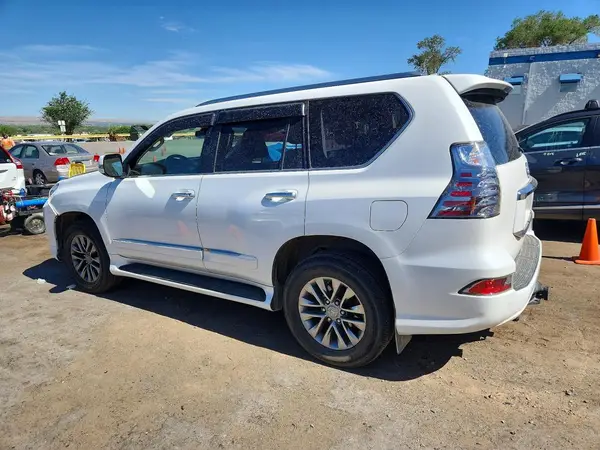 JTJJM7FX4K5220198 2019 LEXUS GX - Image 2