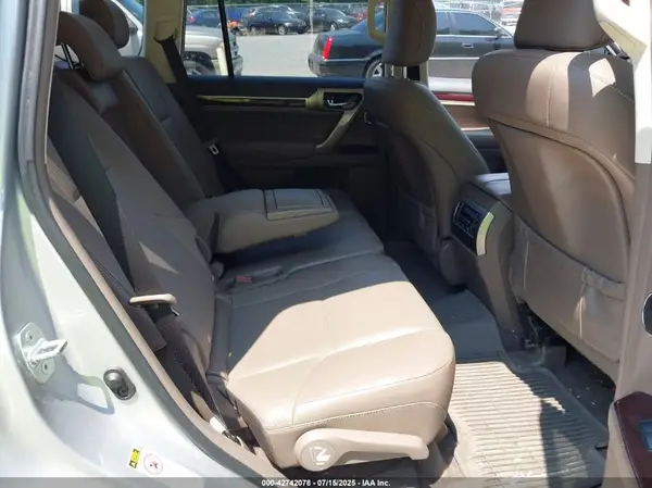 JTJJM7FX4K5229760 2019 LEXUS GX - Image 8