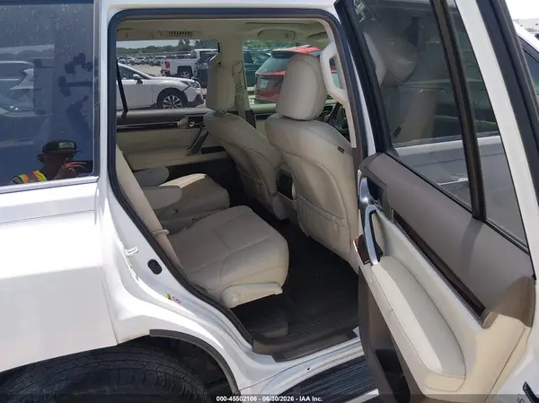 JTJJM7FX5K5229878 2019 LEXUS GX - Image 8