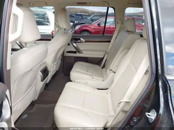 JTJJM7FX7H5159048 2017 LEXUS GX - Image 8