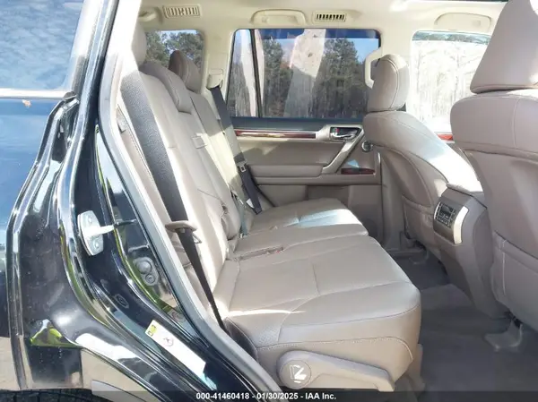 JTJJM7FX9K5219919 2019 LEXUS GX - Image 8