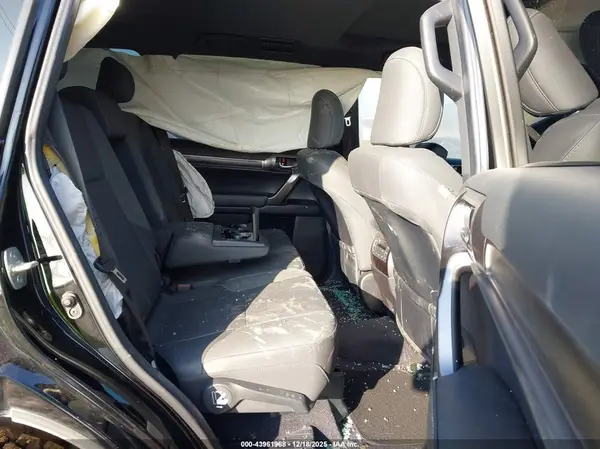 JTJKM7BX4N5309588 2022 LEXUS GX - Image 8