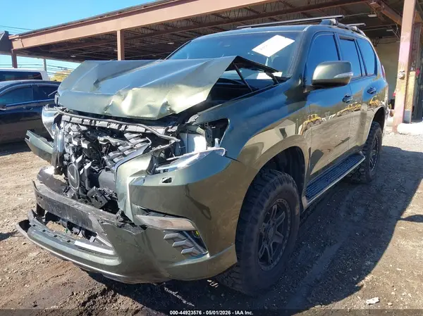 JTJKM7BX6N5306935 2022 LEXUS GX - Image 2