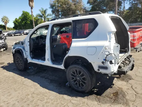 JTJKM7BXXN5309174 2022 LEXUS GX - Image 2