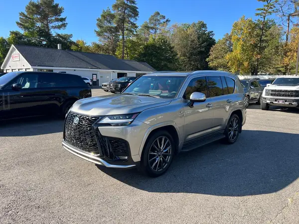 JTJMB7CX9N4005241 2022 LEXUS LX - Image 2