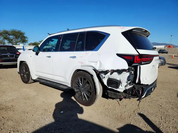 JTJMD7CX2S4006883 2025 LEXUS LX - Image 2