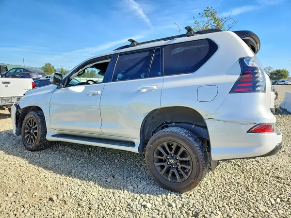 JTJSM7BX5P5352890 2023 LEXUS GX - Image 2