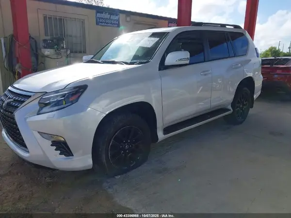 JTJSM7BX7P5353524 2023 LEXUS GX - Image 2