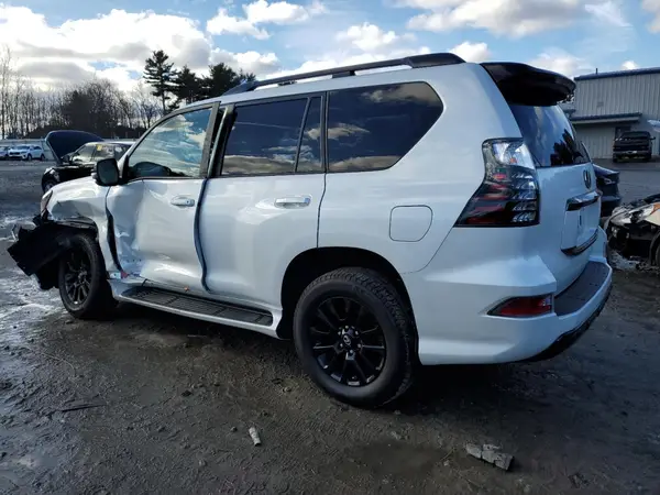 JTJSM7BX8P5339440 2023 LEXUS GX - Image 2