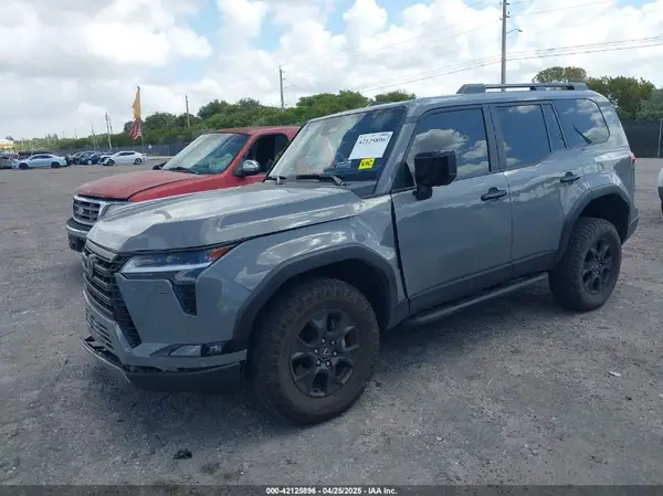 JTJTBCDX1R5009240 2024 LEXUS GX - Image 2