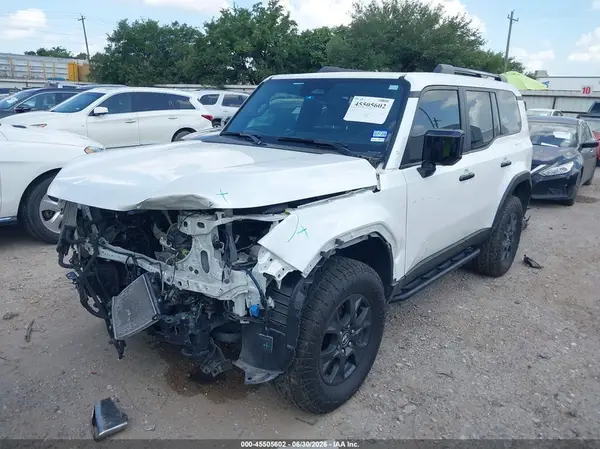 JTJTBCDX1R5010968 2024 LEXUS GX - Image 2