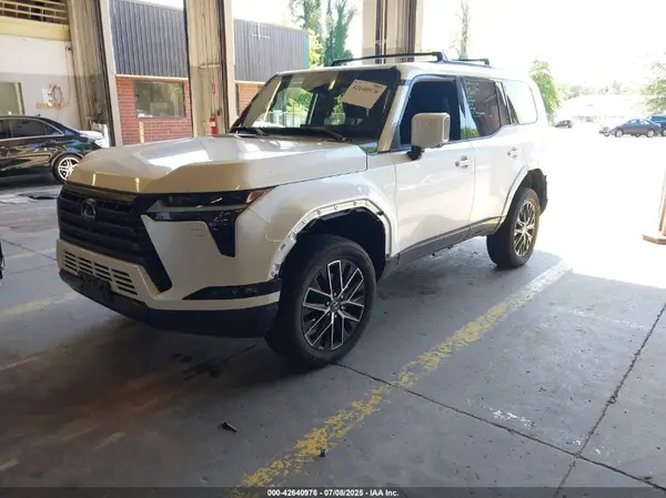 JTJTBCDX1R5027334 2024 LEXUS GX - Image 2