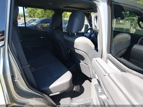 JTJTBCDX1R5034011 2024 LEXUS GX - Image 8