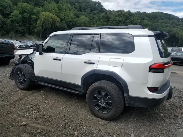 JTJTBCDX2R5005018 2024 LEXUS GX - Image 2