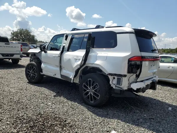 JTJTBCDX2S5053432 2025 LEXUS GX - Image 2