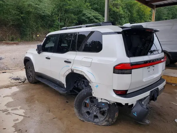JTJTBCDX3R5004430 2024 LEXUS GX - Image 2