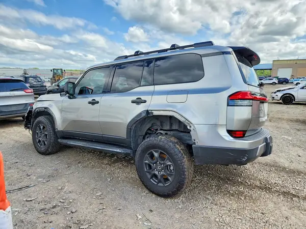 JTJTBCDX3R5021809 2024 LEXUS GX - Image 2