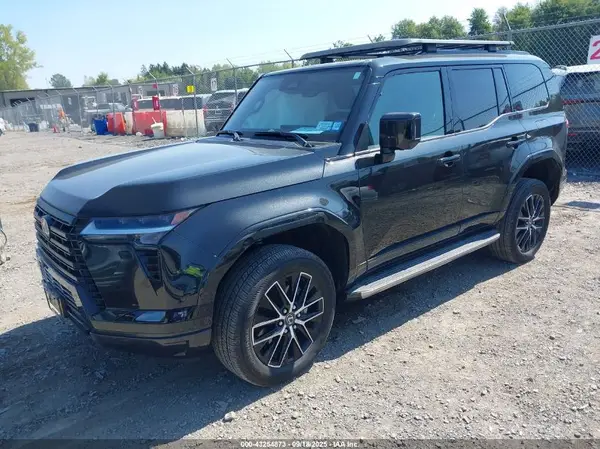 JTJTBCDX3R5025097 2024 LEXUS GX - Image 2