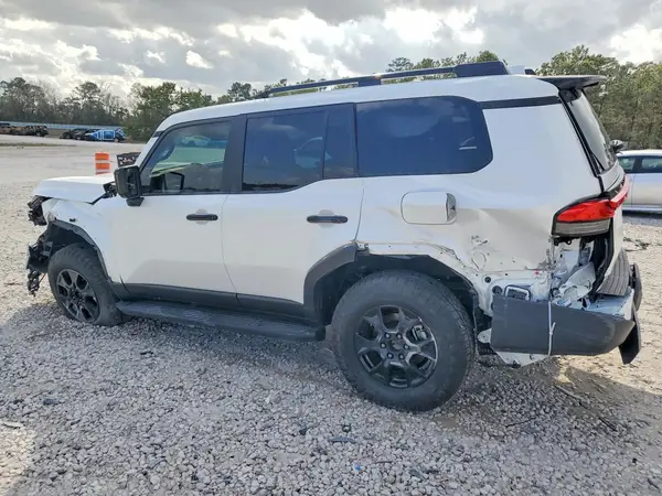 JTJTBCDX3S5066707 2025 LEXUS GX - Image 2
