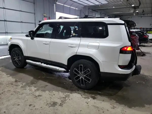 JTJTBCDX4R5000418 2024 LEXUS GX - Image 2