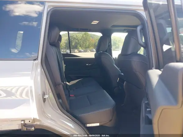 JTJTBCDX4R5035279 2024 LEXUS GX - Image 8