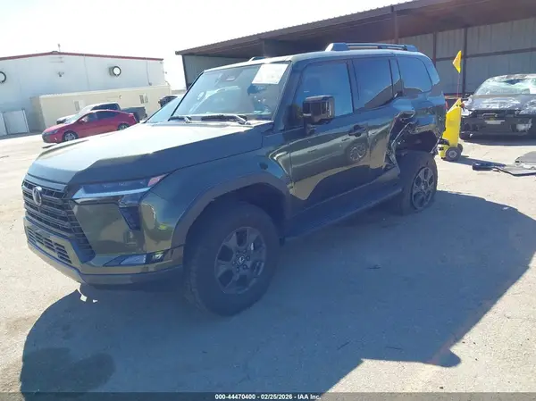 JTJTBCDX4S5037927 2025 LEXUS GX - Image 2