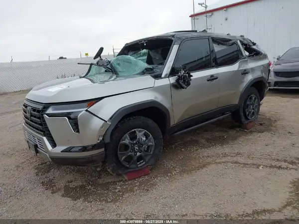 JTJTBCDX4S5055876 2025 LEXUS GX - Image 2