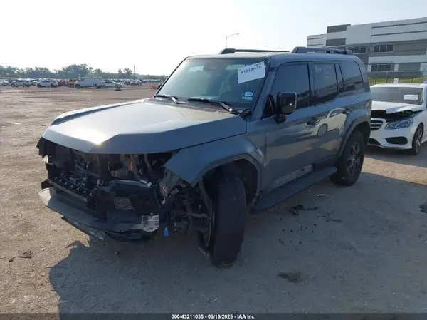 JTJTBCDX5R5026560 2024 LEXUS GX - Image 2