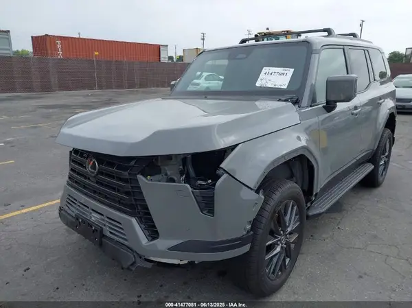 JTJTBCDX5R5029541 2024 LEXUS GX - Image 2