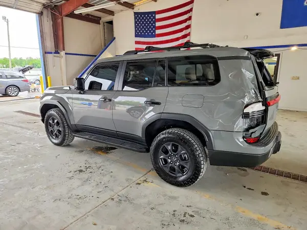JTJTBCDX6R5029175 2024 LEXUS GX - Image 2