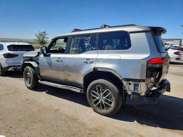 JTJTBCDX6T5073801 2026 LEXUS GX - Image 2
