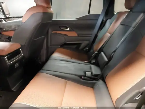JTJTBCDX7R5024633 2024 LEXUS GX - Image 8