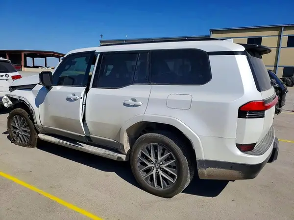 JTJTBCDX7R5027919 2024 LEXUS GX - Image 2