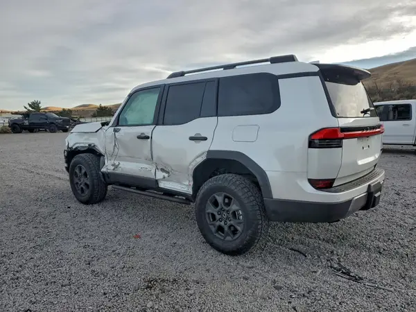 JTJTBCDX7S5046069 2025 LEXUS GX - Image 2